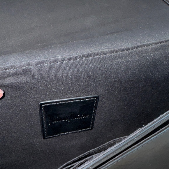 Neiman Marcus- Chic Black and Gray Snake Print Women's Bag - Picture 7 of 12